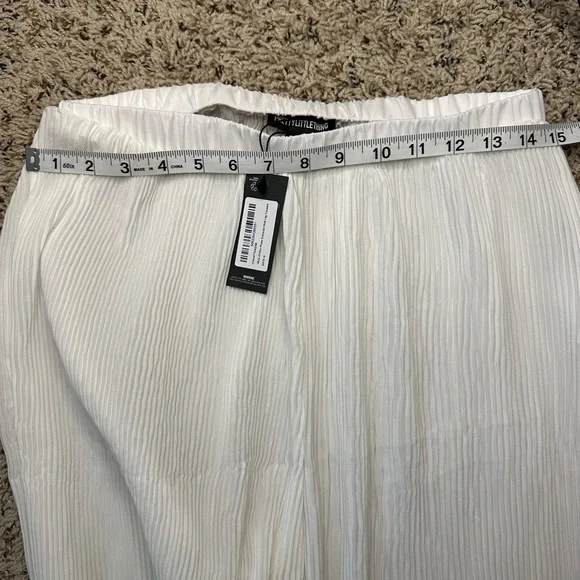 PrettyLittleThing White Chiffon Wide Leg Trousers, size 10 - Picture 3 of 3